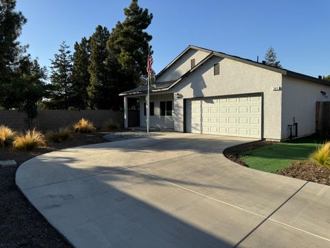 A home in Dinuba