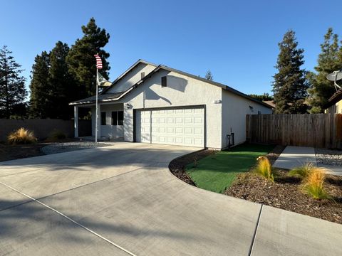 A home in Dinuba