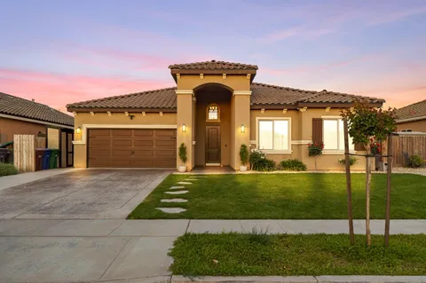 870 S Susan Avenue, Kerman, CA 93630 - MLS#: 629530