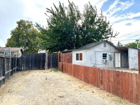 A home in Reedley