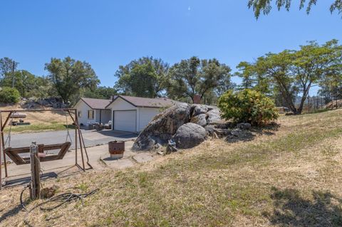 A home in Mariposa