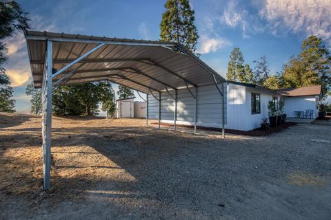 A home in Auberry