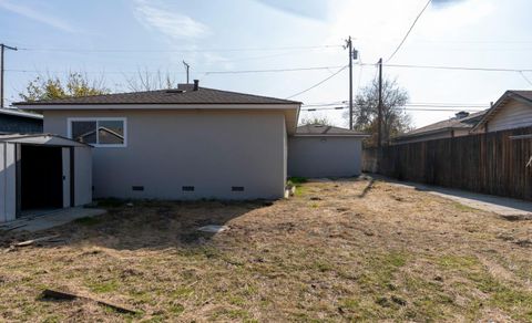 A home in Coalinga