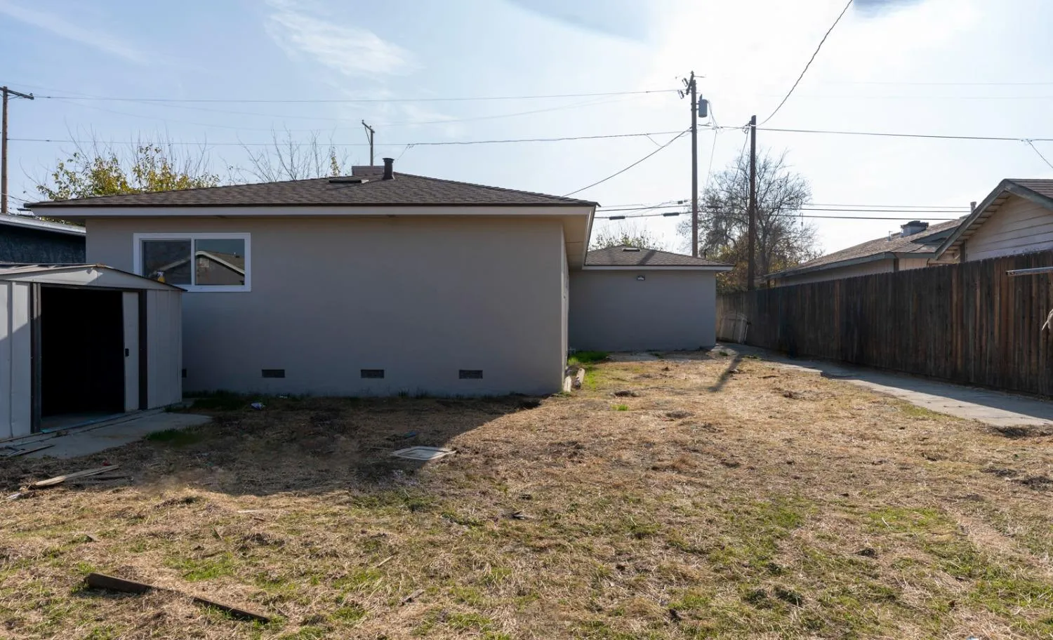 Coalinga, California 93210, United States, 3 Bedrooms Bedrooms, ,2 BathroomsBathrooms,Residential,Pending,28087