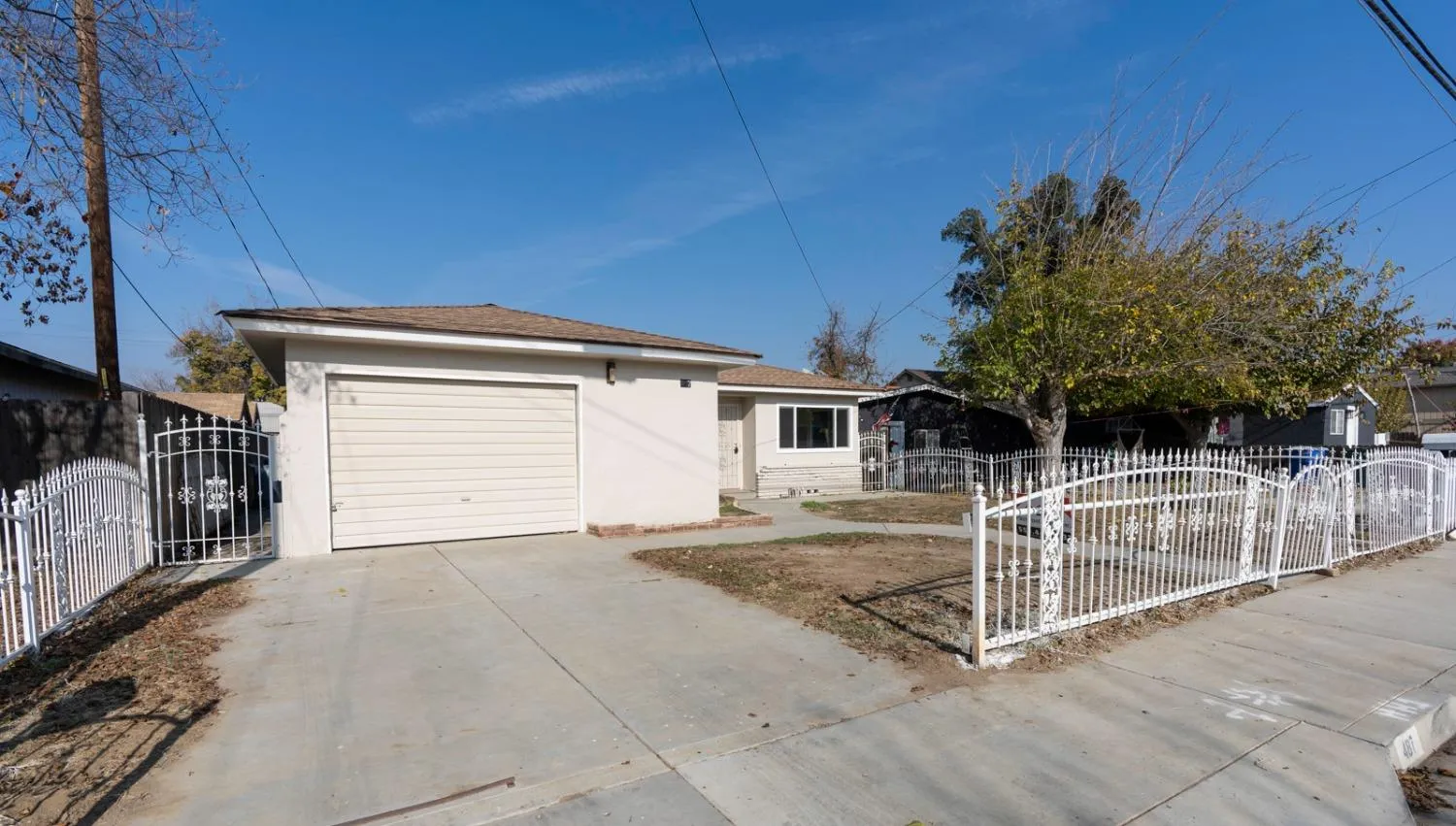 Coalinga, California 93210, United States, 3 Bedrooms Bedrooms, ,2 BathroomsBathrooms,Residential,Pending,28087