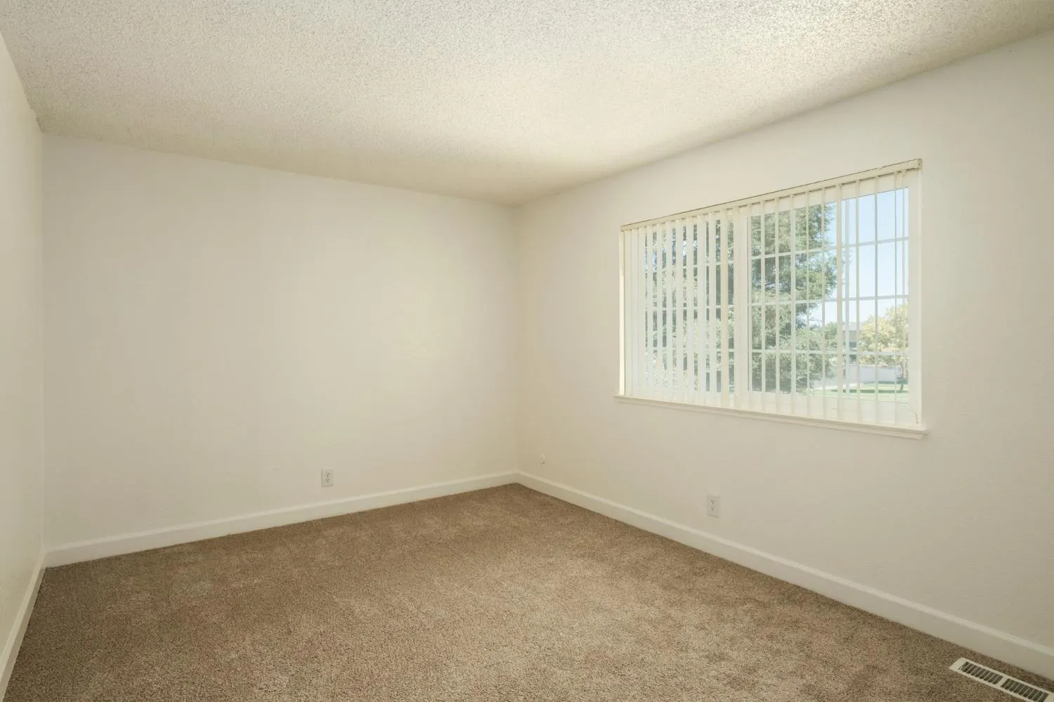 Clovis, California 93612, United States, 2 Bedrooms Bedrooms, ,1 BathroomBathrooms,Residential,Active,155025