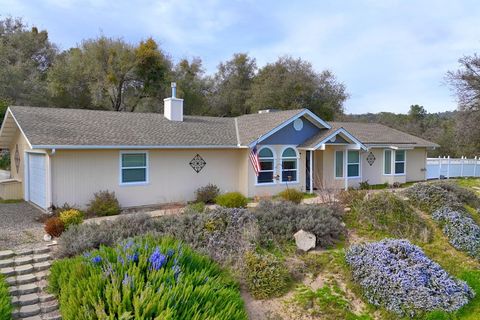 A home in Coarsegold