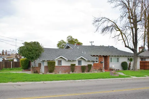 421 N Pine Street, Madera, CA 93637 - MLS#: 625544