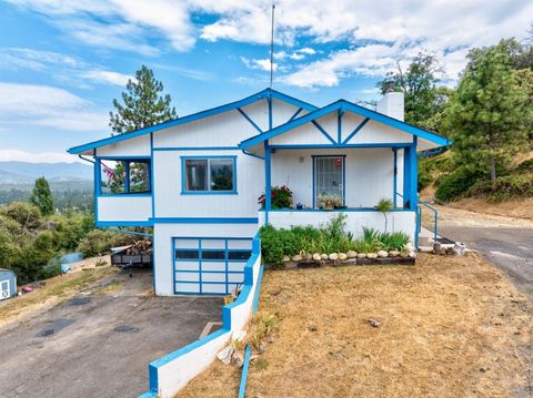 A home in Mariposa