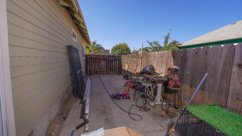 A home in Coalinga