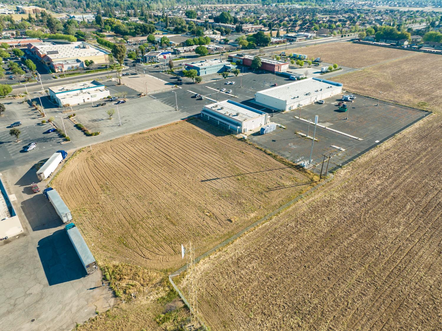 5710 E Kings Canyon Road