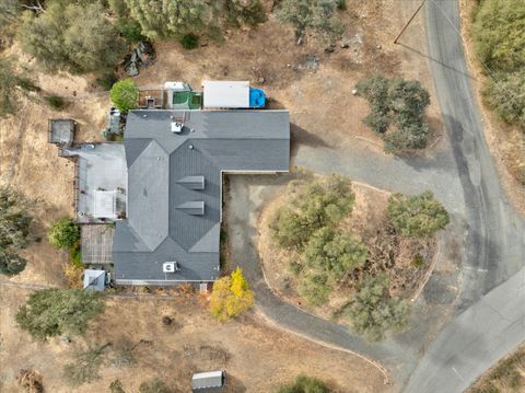 A home in Mariposa