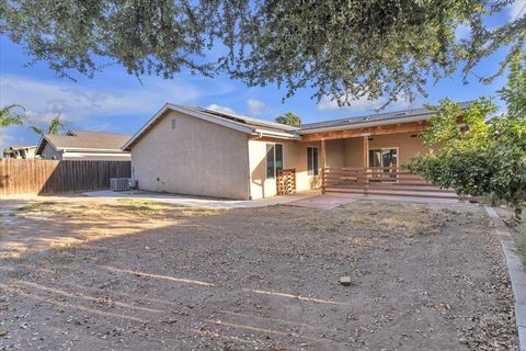 A home in Reedley