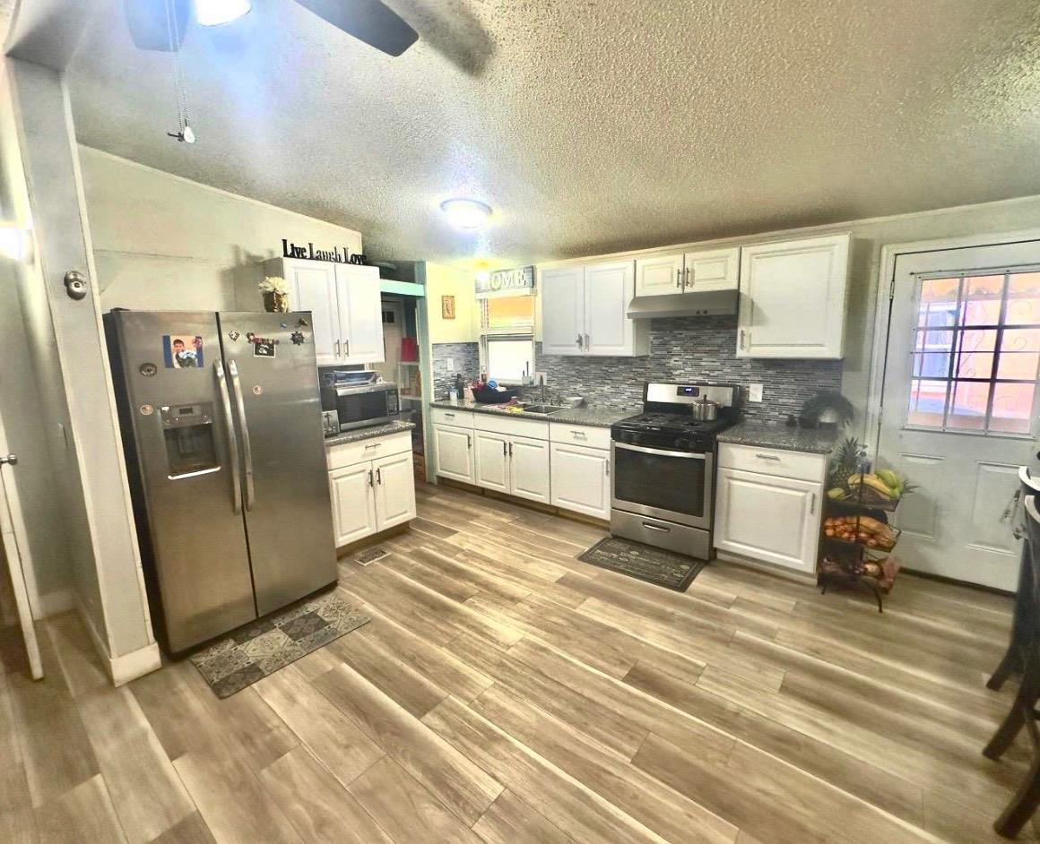 2575 S Willow Avenue 15 - Photo 4