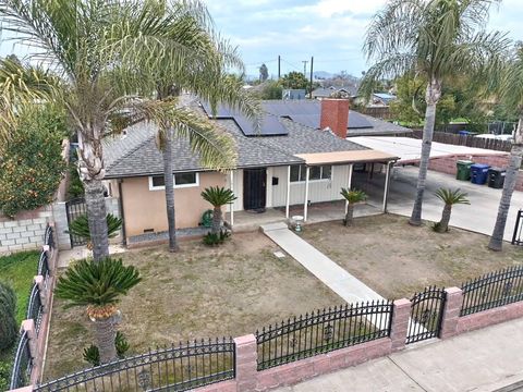 A home in Dinuba