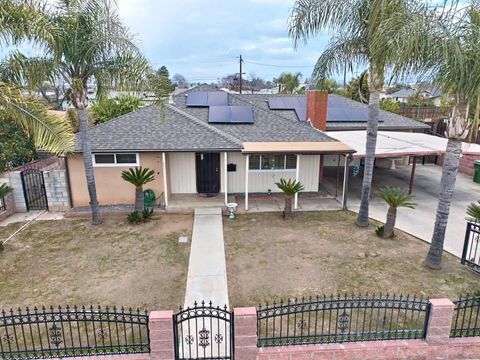 A home in Dinuba