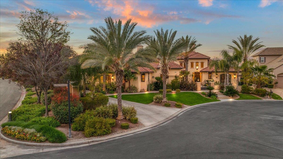 12392 N Via Tuscania Avenue