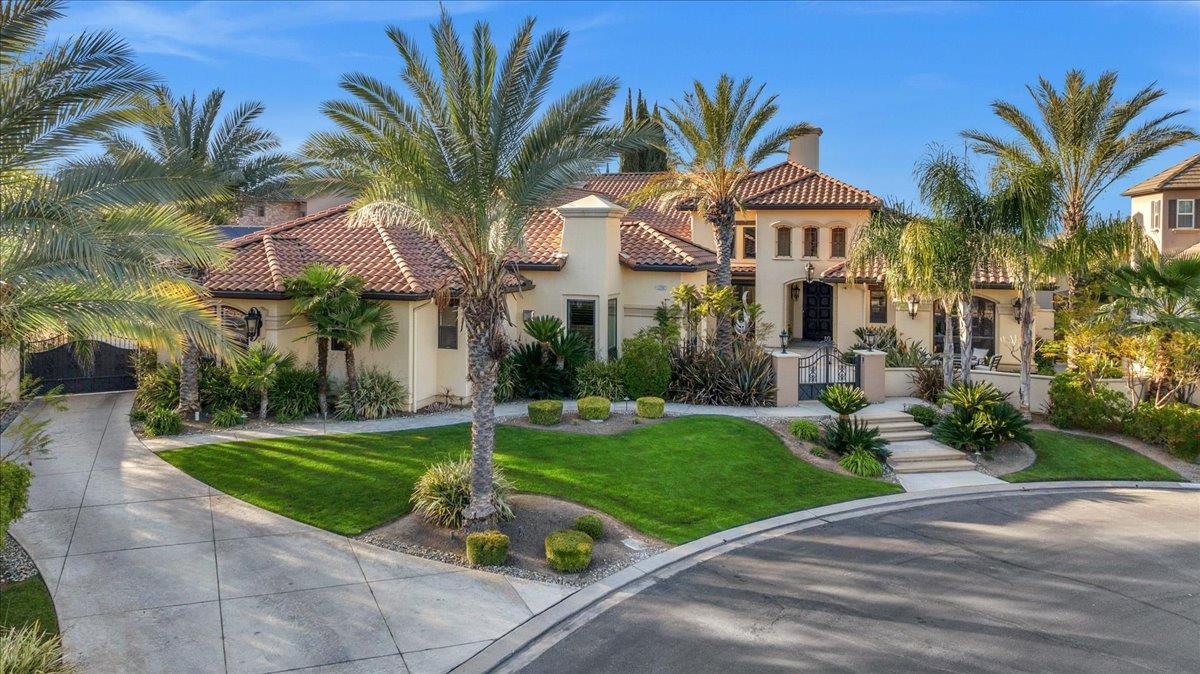 12392 N Via Tuscania Avenue