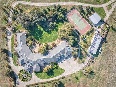 4715 E Copper Avenue Clovis CA 93619