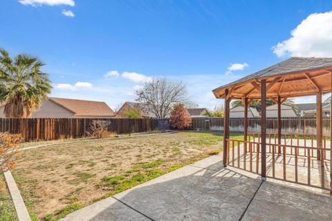 A home in Coalinga