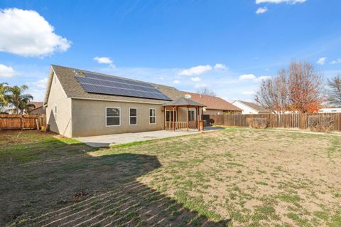 A home in Coalinga