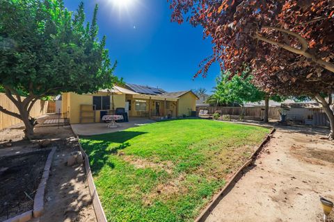 A home in Lemoore