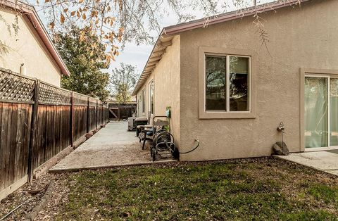 A home in Dinuba