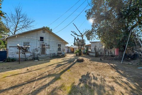 A home in Parlier