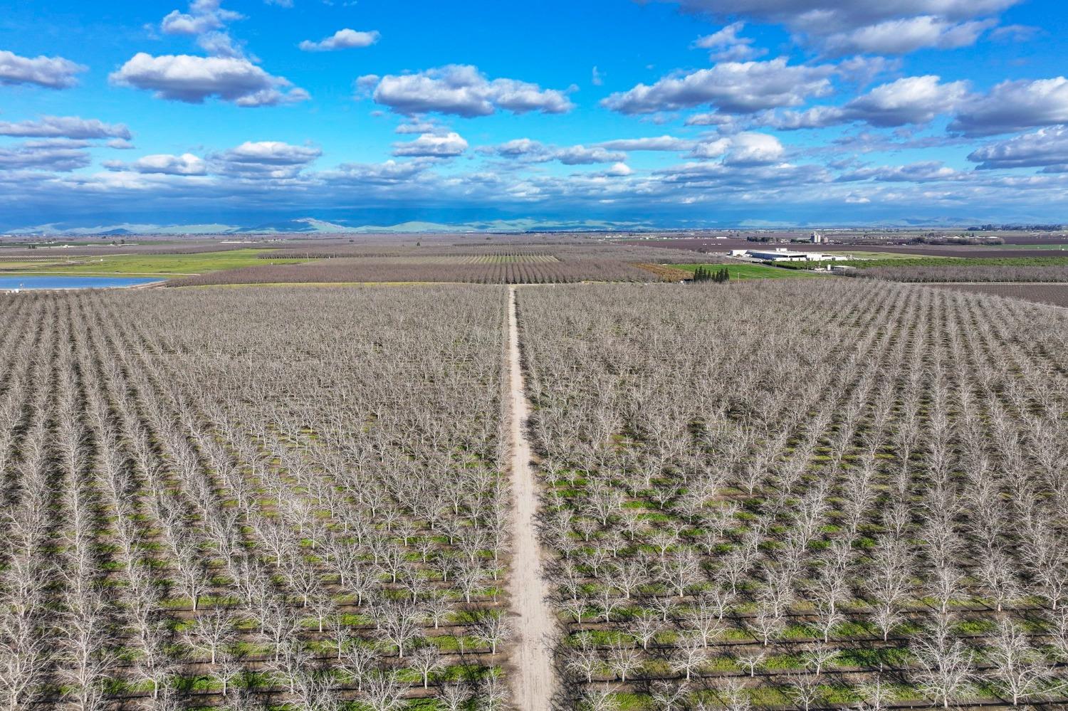 3012 N Oakmore Street