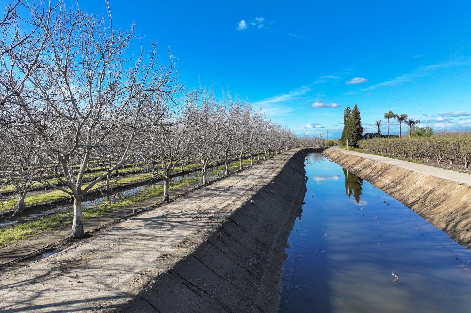 3012 N Oakmore Street