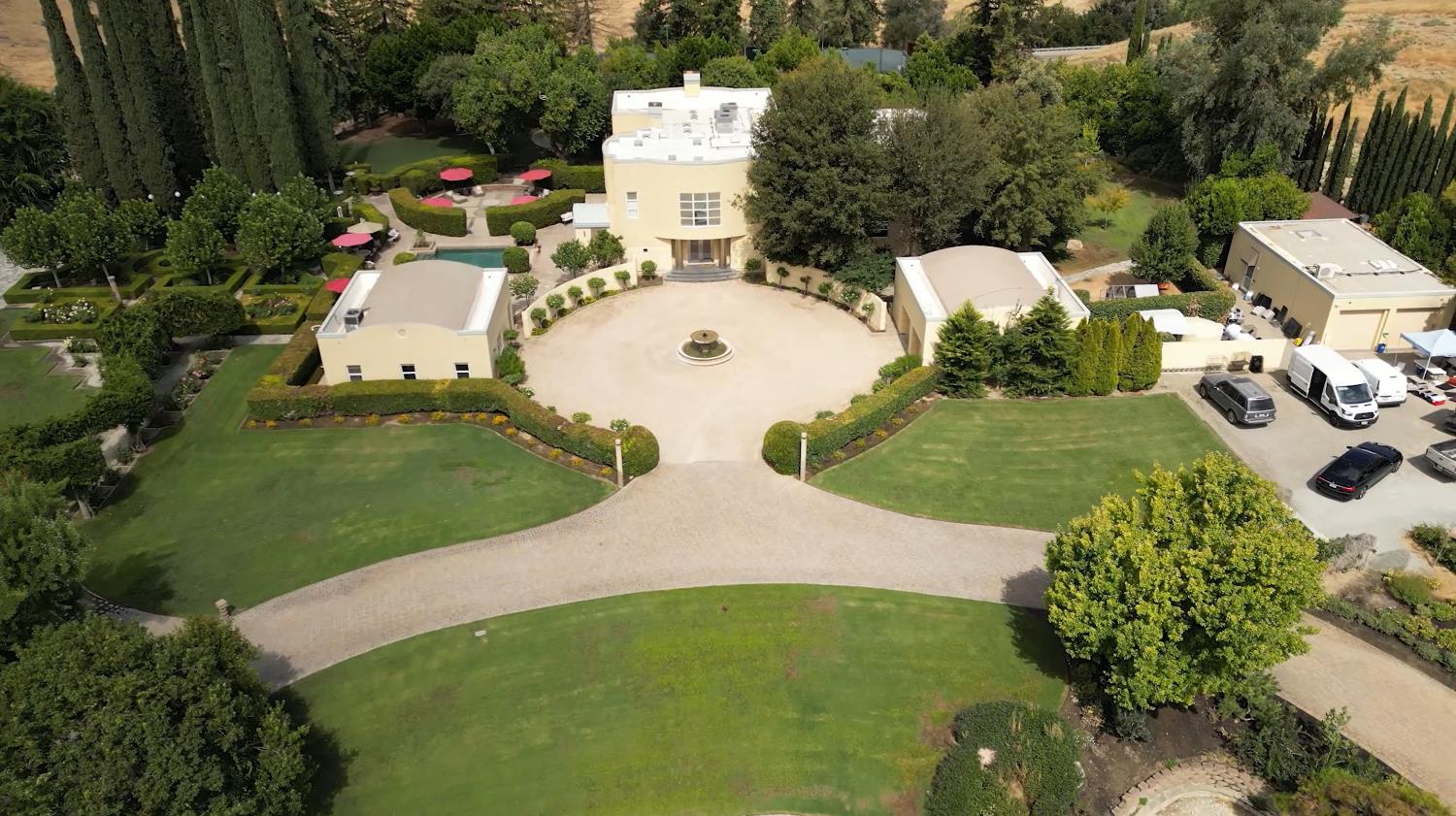 12950 N Willow Avenue