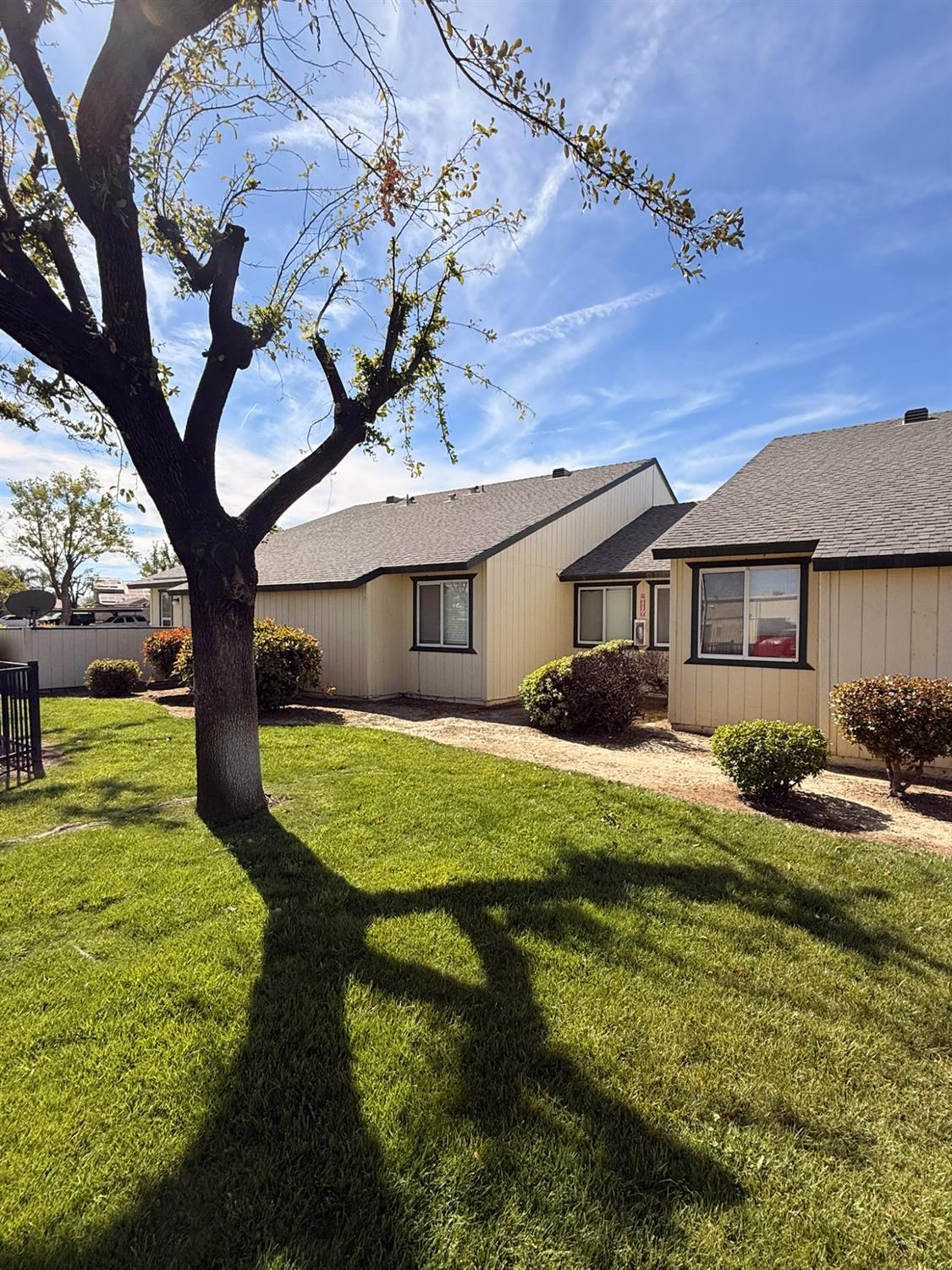 400 W Forest Avenue