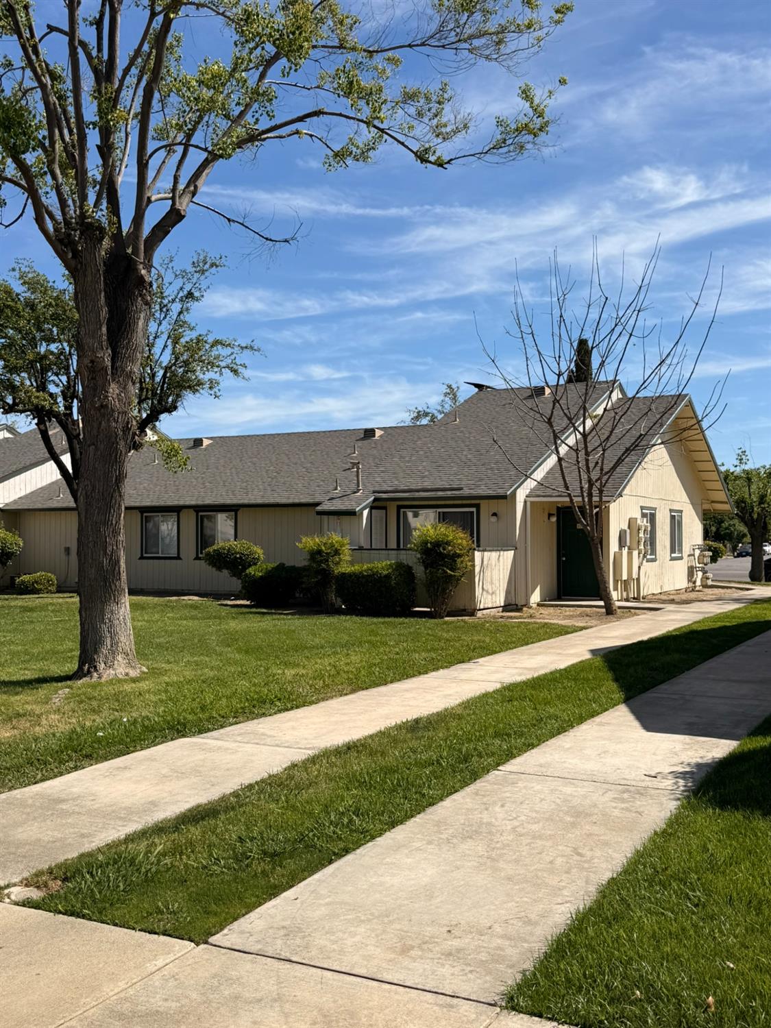 400 W Forest Avenue
