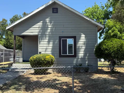 2215 E Clay Avenue, Fresno, CA 93701 - MLS#: 629899