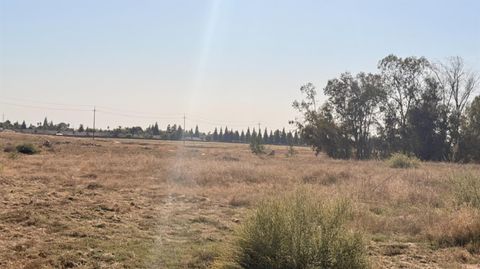 123 E South Ave 0 Parlier CA 93648