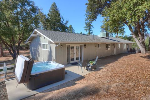 A home in Mariposa