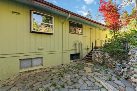 A home in North Fork