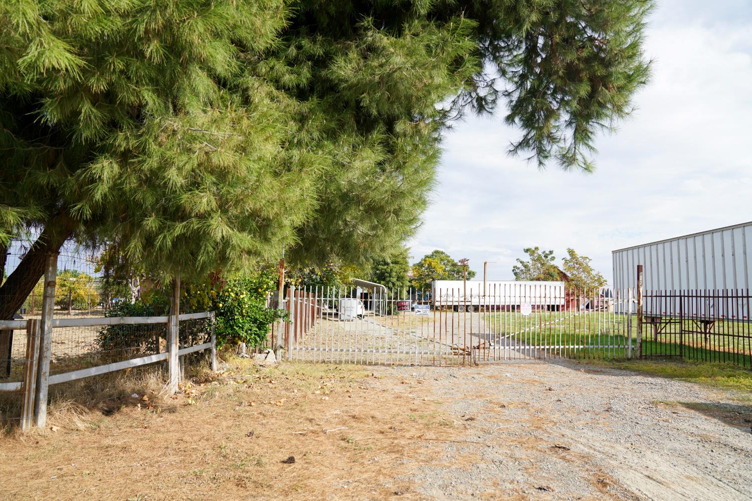 Photo 1 of 31 — 8124 S Cherry Avenue, Fresno, CA 93725