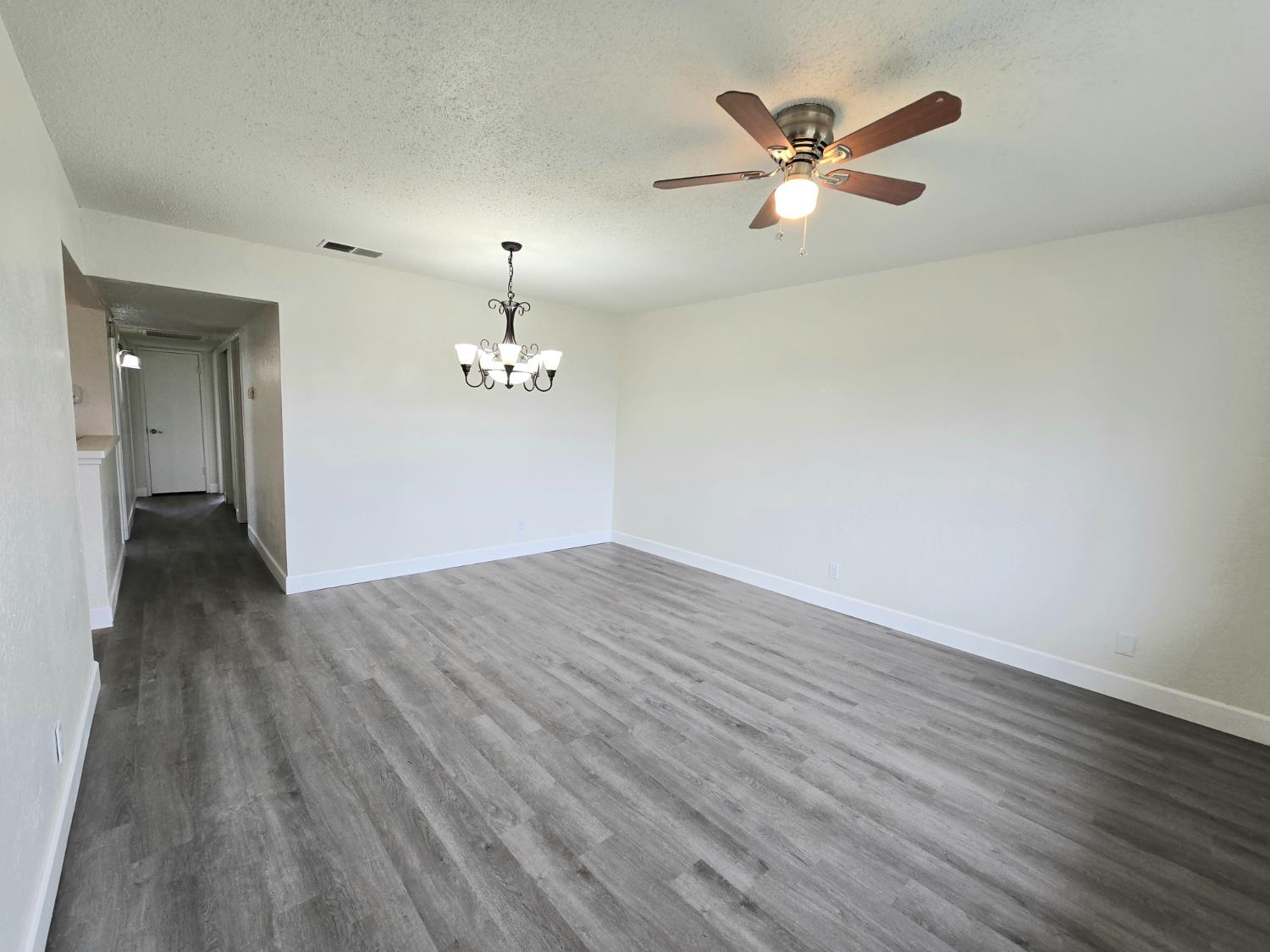 424 W Rialto Avenue - Photo 2