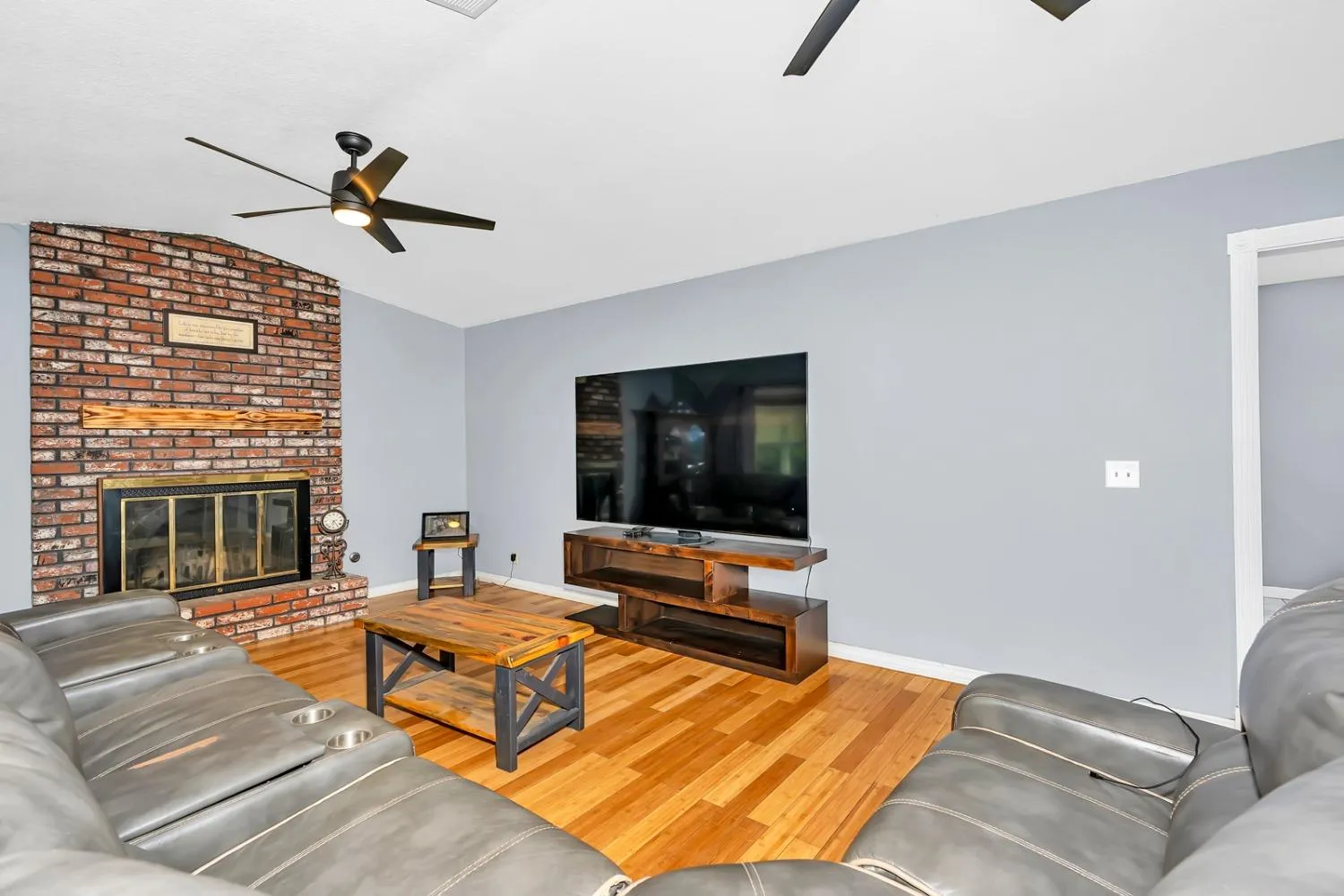 Clovis, California 93612, United States, 3 Bedrooms Bedrooms, ,2 BathroomsBathrooms,Residential,Active,117690