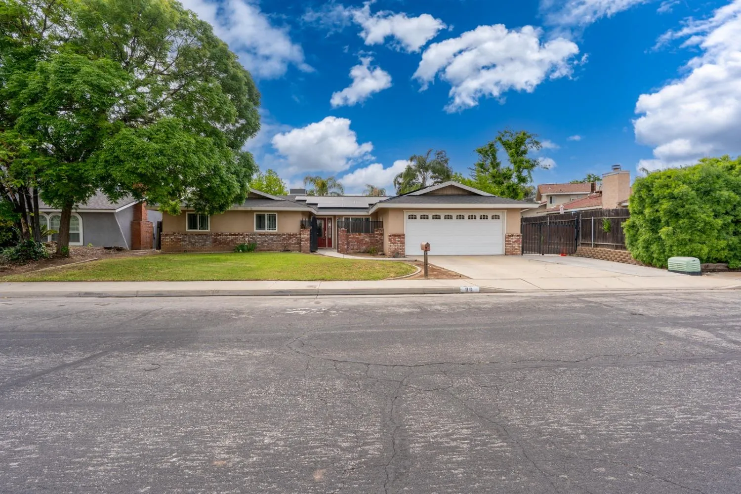 Clovis, California 93612, United States, 3 Bedrooms Bedrooms, ,2 BathroomsBathrooms,Residential,Active,117690