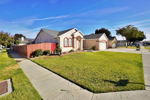 A home in Lemoore