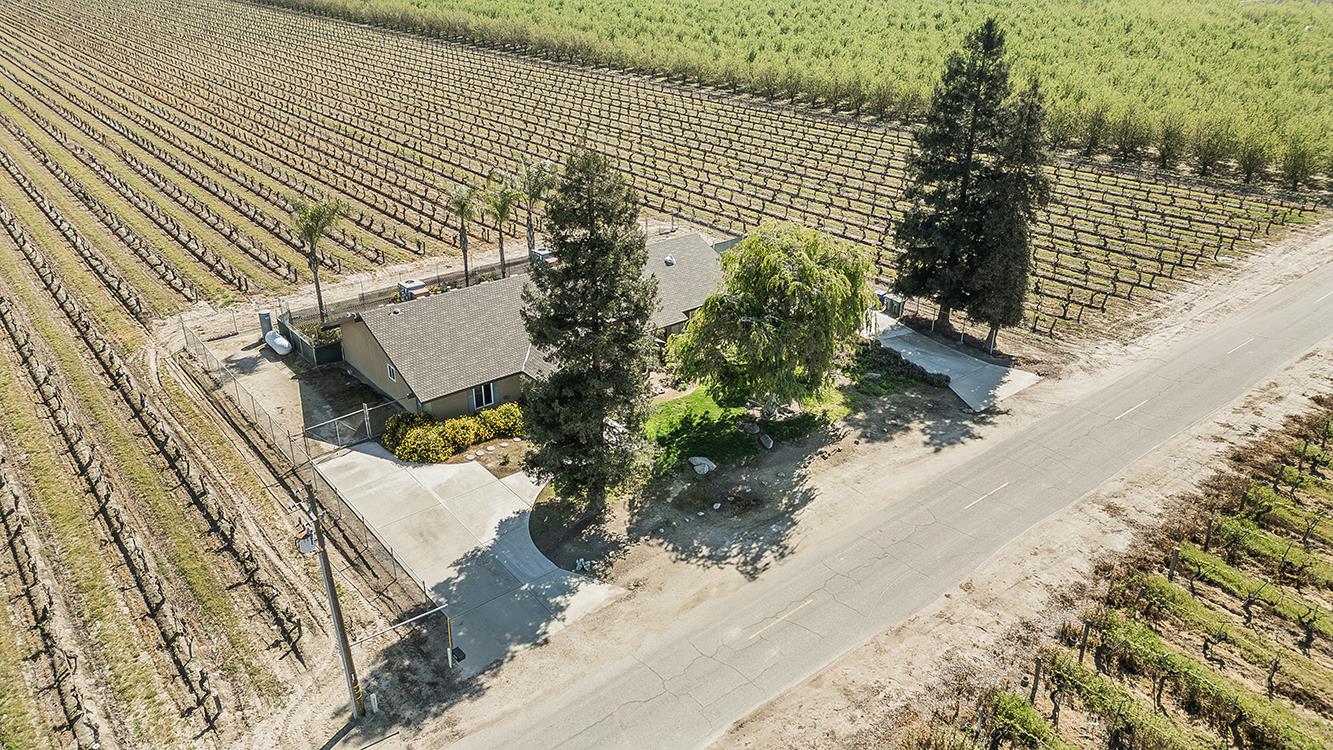 5290 N Bishop Avenue