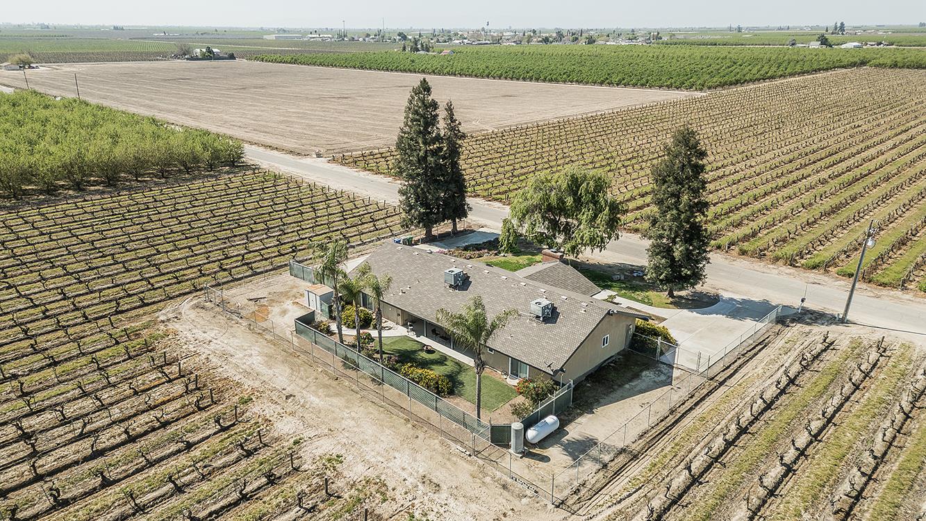 5290 N Bishop Avenue