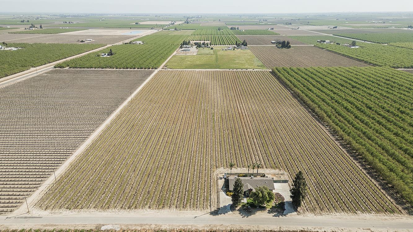 5290 N Bishop Avenue