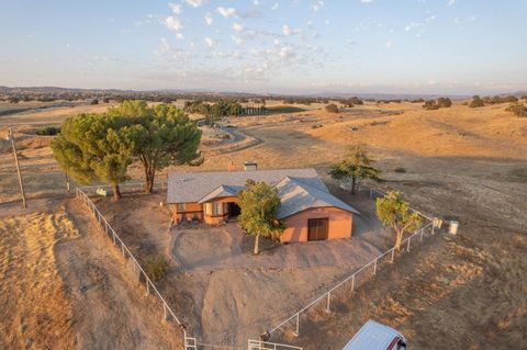 A home in Coarsegold