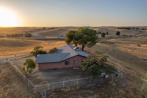 A home in Coarsegold