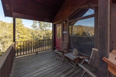 A home in Mariposa