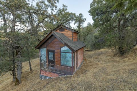 A home in Mariposa