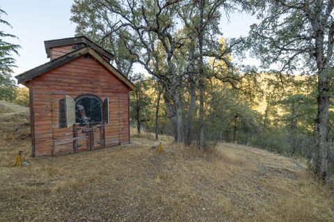 A home in Mariposa